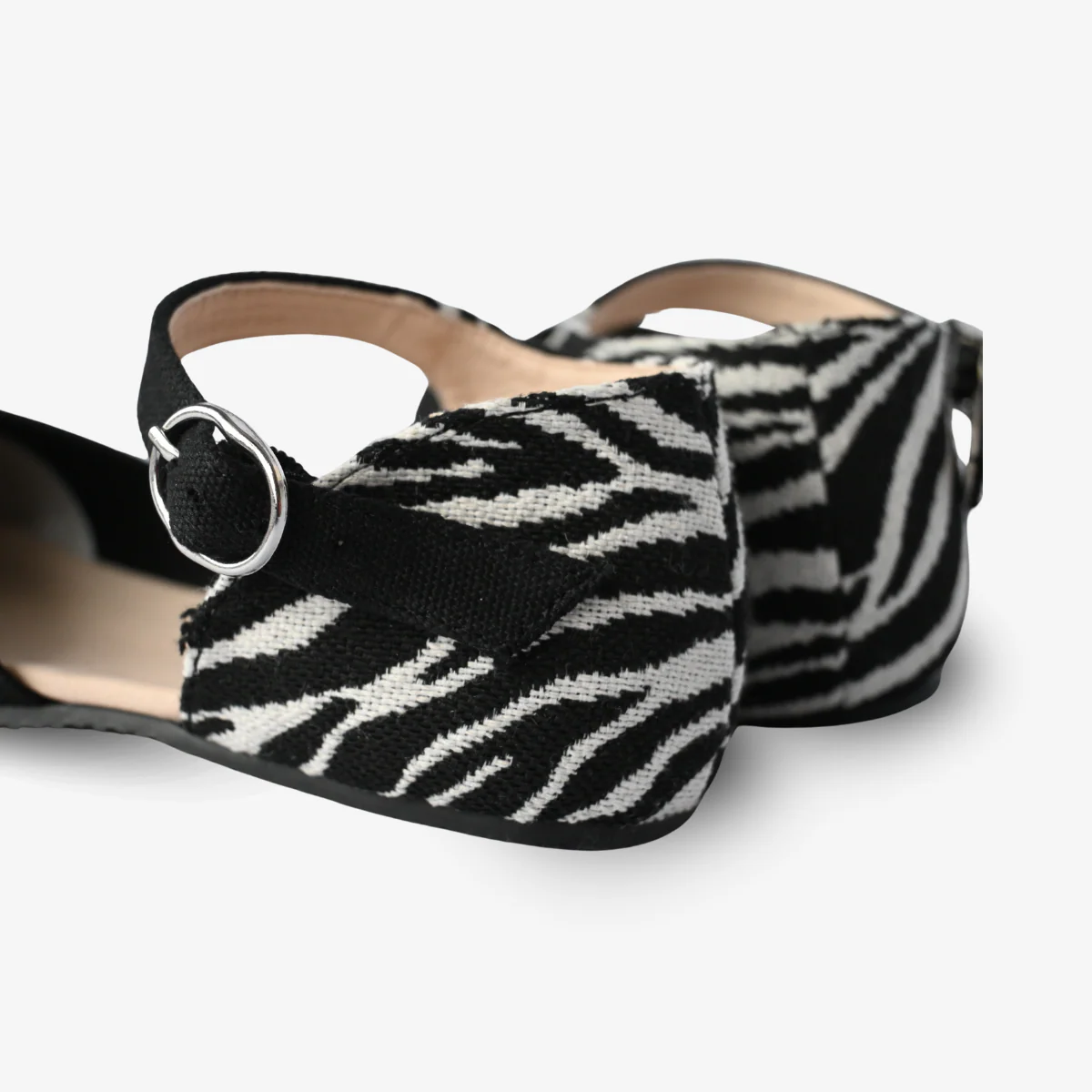 Roots Livana Zebra - Image 3